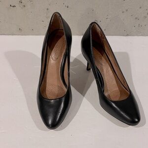 Corso Como  Black Penny Round Toe Leather Pumps - Size 7.5